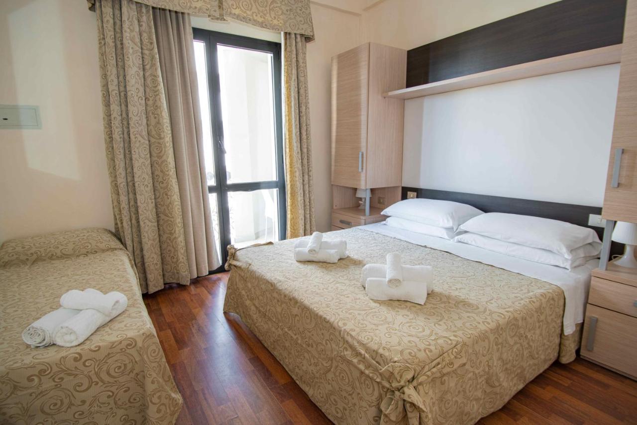 Hotel Baby B&B Milano Marittima Eksteriør billede