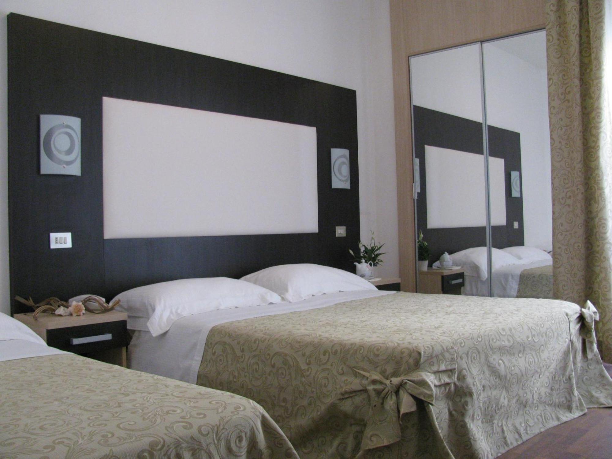 Hotel Baby B&B Milano Marittima Eksteriør billede