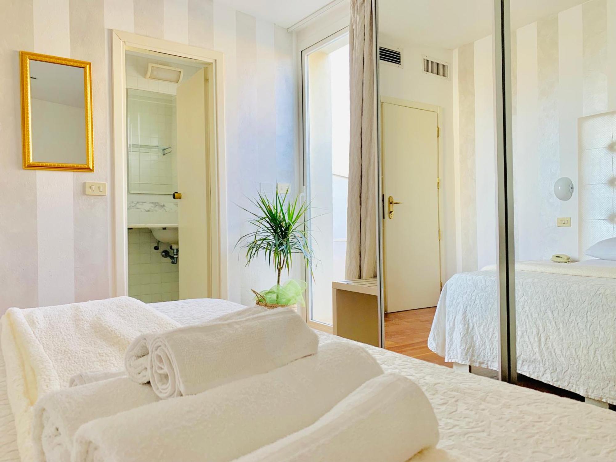 Hotel Baby B&B Milano Marittima Eksteriør billede