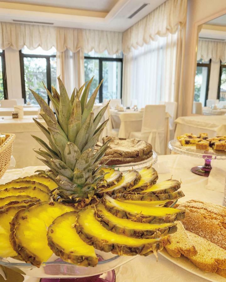 Hotel Baby B&B Milano Marittima Eksteriør billede