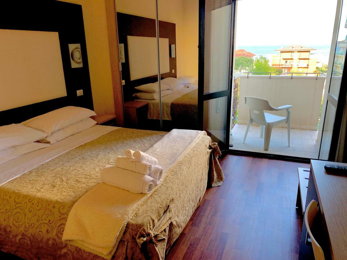 Hotel Baby B&B Milano Marittima Eksteriør billede